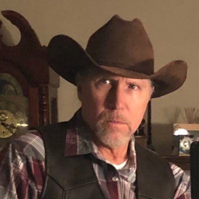 Papahippo2000's profile picture. 