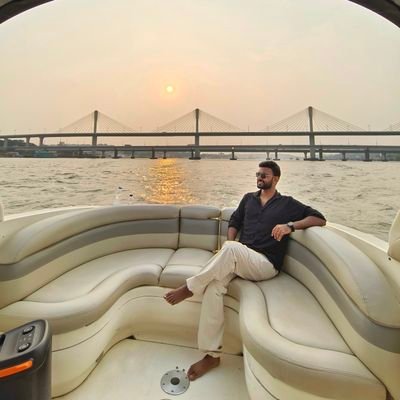 imsrikarR's profile picture. Yoga. Love. Light. Laughter ❤️⛅ 🌱