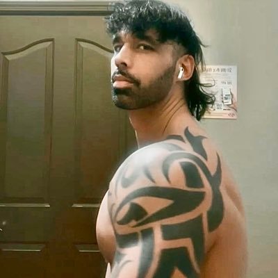 Your favorite local hung stud 🤪 | 18+ ONLY | Find all my best stuff in: https://t.co/Z1hvKhTuok | NO ppv | FULL vids posted on OF