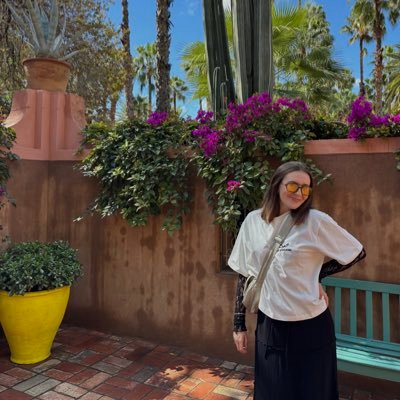 MarinaCuevasC's profile picture. por ahí