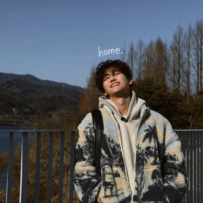 lewn2_'s profile picture. 