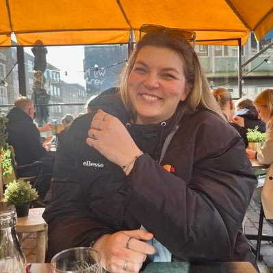 27 / she-her