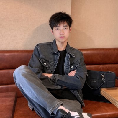 2210734050Mr's profile picture. 