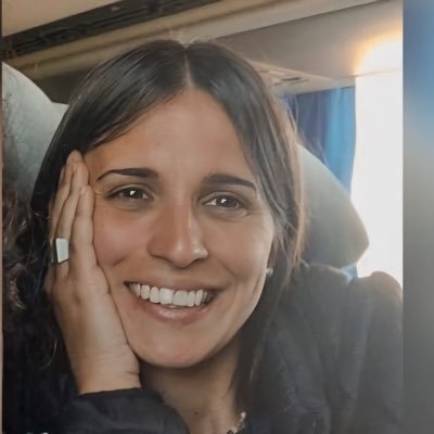 -Para llegar primero, primero hay que llegar-
100% Hincha del Chivo- Bihar ere eguzkia aterako duk-