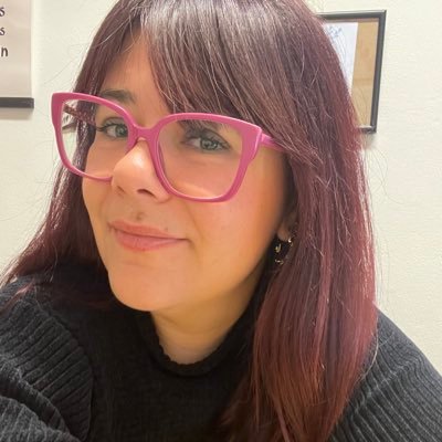 psicologa e specializzanda in psicoterapia analitica. 
mai stata innamorata perché combatto i demoni degli altri. 
ho abbracciato il paradiso @mengonimarco