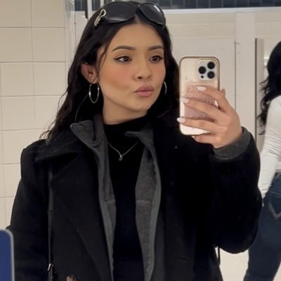 BrittneyAvila's profile picture. "Lo más bonito de perderse, es volverse a encontrar"