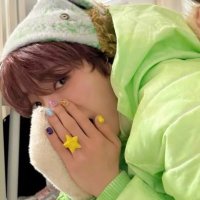 Solace π (@taehyuves) 's Twitter Profile