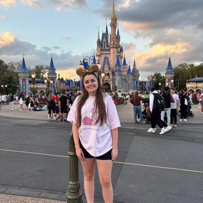 _lucymaee's profile picture. 🎢/📚/🪬/🪽