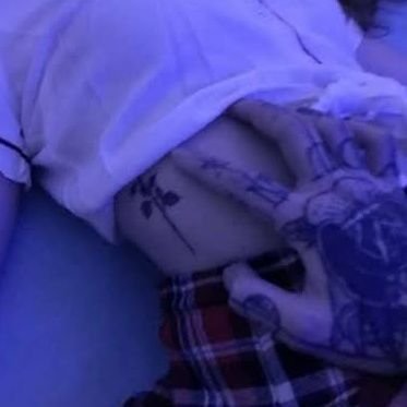 Having fun, sharing what I like and see, DM for anything, bi (switch) owned @daniiiht