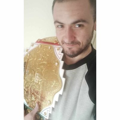 Ma devise #NeverGiveUp quoi qu'il arrive. Suivi par le meilleur de la télé @Cyrilhanouna et par mon idole @JohnCena
@OL forever
