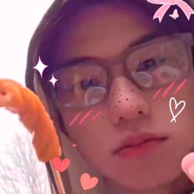 ชีวิตติ่งของผม | โลกมันแย่แต่ศิลปินช่วยเราไว้เสมอ | supporter no. 1 | เป็นลูกสมุนมุมุ และเป็นทาสรักยัยจิ๋ว