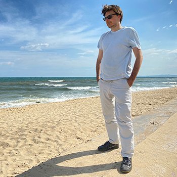 Software Developer🧑💻, Music Producer and Traveller. Investor in clean energy tech, robotics and AI.