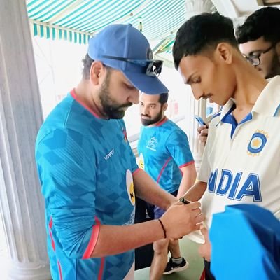 Die Hard Fan of Rohit Sharma❤️
Grewd up watching Good of Cricket Sachin's batting😎