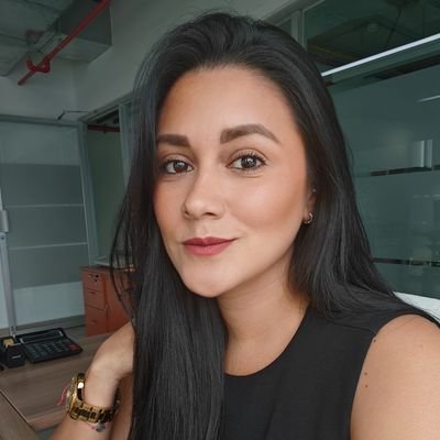 Dianitacg29's profile picture. Panameña, Lic. en Derecho y Ciencias Políticas.
Es mejor ser rey de tu silencio que esclavo de tus palabras.