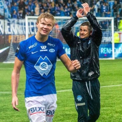 lightsockss's profile picture. beyaz forma siyah şort