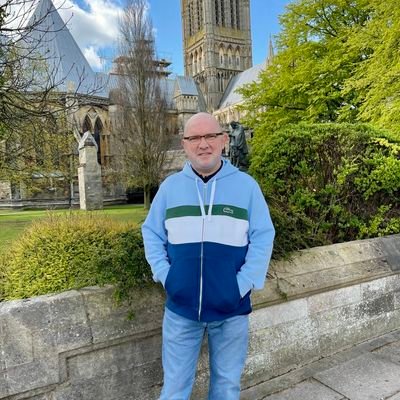 Northern Irish, MUFC fan, Gym, house music connoisseur, Advance UK.