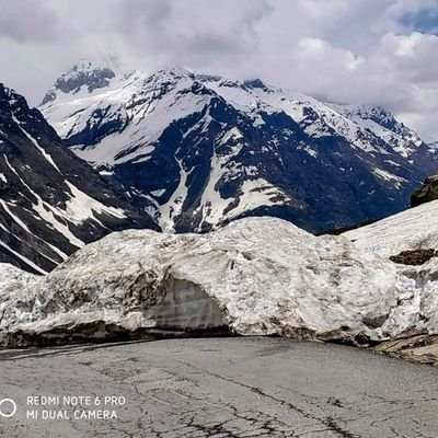 The_titans_eth's profile picture. Coffee, chocolate, street food junkie. Awed by nature’s snowy peaks. #TeamLucifer. Mountains 🏔️ ,not  cities.