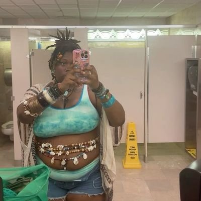 GIFTED READER🪬AND CLEANSER🌿✨
A HOLISTIC WELLNESS CONSULTANT🧘♀️