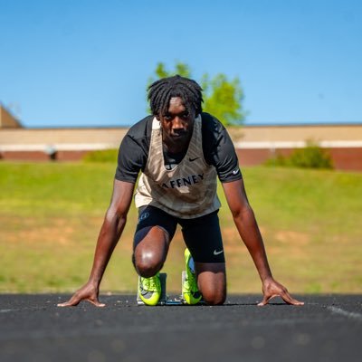 2025🎓 track and field, height 5’10 100m 10.9 200m 22.31 email darienlogan@icloud.com