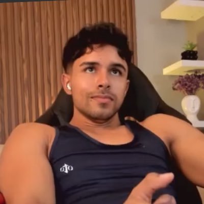 rowdybosilli's profile picture. Always on top, in every situation. 🐦🔥