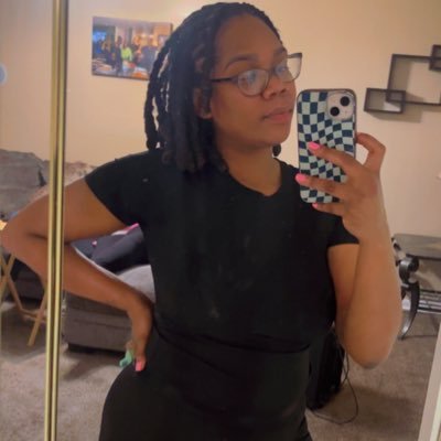 PrettyPearlGloo's profile picture. Call me Pearl 😉