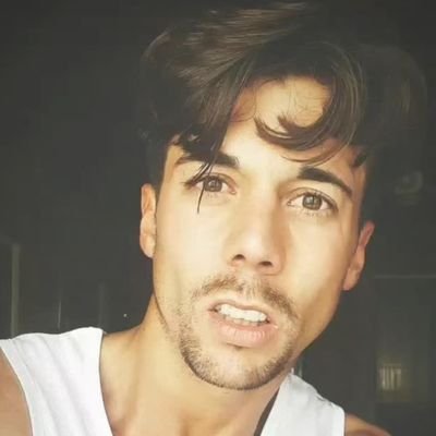 abeliyo12's profile picture. Solo entiende mi locura, quién comparte mi pasión.🐕
instagram: @abeliyo12