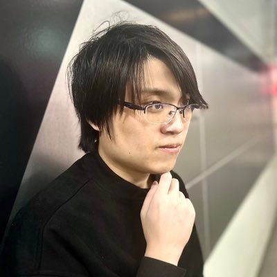 劇団「葉月苑」所属のしがない役者 試験管ベビー 60th capsule 記念公演 「たらいまわしのエマ」にて葬儀屋松本役で出演→劇団わに社特別営業「野菜、キッチン、おとう2025」にて畑組の竜崎役で出演