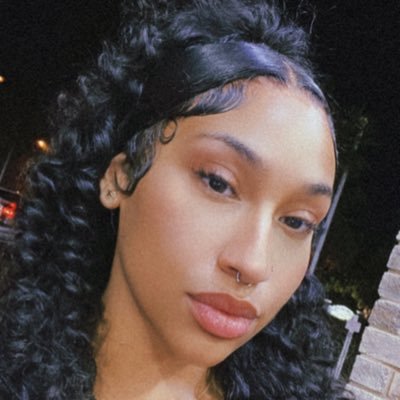 Kah-Ra | Womanist | Visionary 🔮 | Licensed Esthetician 🧖🏽♀️ | herbalism 🌱 | i like taking pictures & minding my business