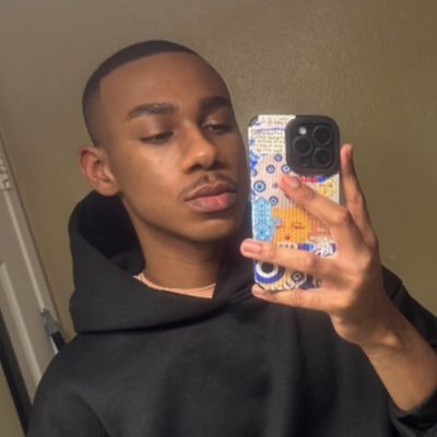 💪🏿♈️🏳️🌈 No colorism bs ova here 🚫Body positivity thicc with a big booty & bulge ?😉🍑| NSFW| | 25| OF freee )