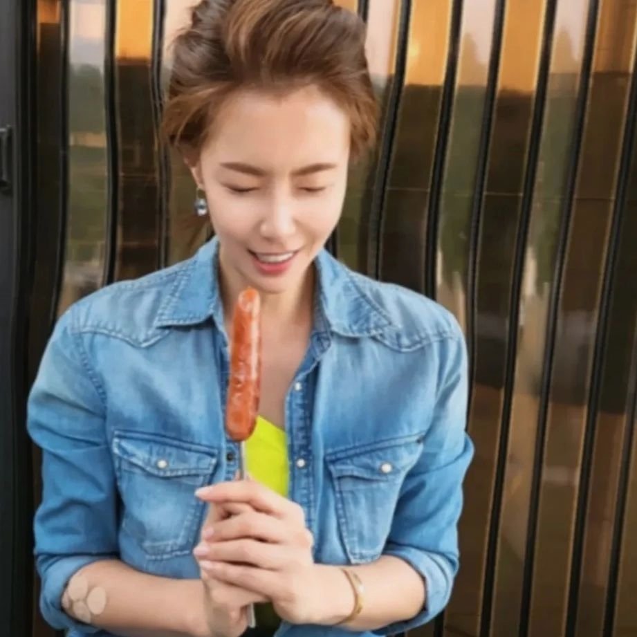 Carrieanne95437's profile picture. 🔥究極の一攫千金プラン🔥
💡【今買うべき3銘柄】💡
・5万円から始めて、1日で資産が2倍になり、日収1億円以上も達成可能！ ?
・この情報はLINEグループ内のユーザーのみ閲覧可能です！
・先着100名限定のチャンスですので、今すぐ参加しないと逃してしまうかも！
📈初心者大歓迎、友達と一緒に勉強できます