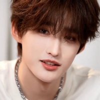 เซอร์รอน (@fyeahxtianyi) 's Twitter Profile