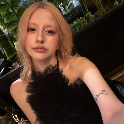 (29) fine arts • feminist • vegan • greenpeace • quantum physics • multilingual • deist • istp