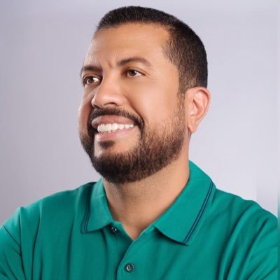 Fundador do COMEFC - Consórcio dos Municípios da Estrada de Ferro Carajás, Administrador com MBA em Gestão Pública pela FGV e Pai do Davi e do Danniel
