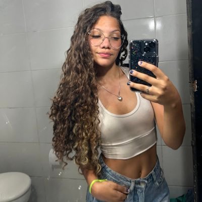 aliciaamattos's profile picture. hello mores