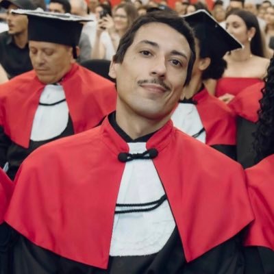 descendant of king Ordoño II, Afonso Henriques and Henry II of England ⚔️ law degree ⚖️ “Venimus á sanguine regum et nostro veniunt a sanguine reges”