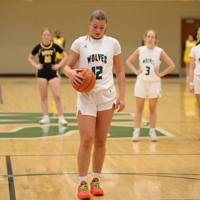 Blue Valley Southwest ‘26 | 17U Mokan Select SF/G | 5’10 | Blue Valley Southwest T&F | 4.0 GPA | 913-444-3903