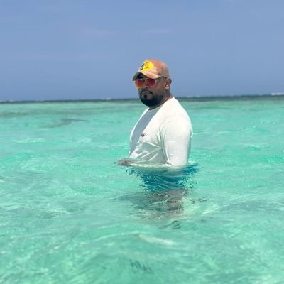 kenoel06's profile picture. Escribo para entenderme. Vivo para sentirme.
Book lovers