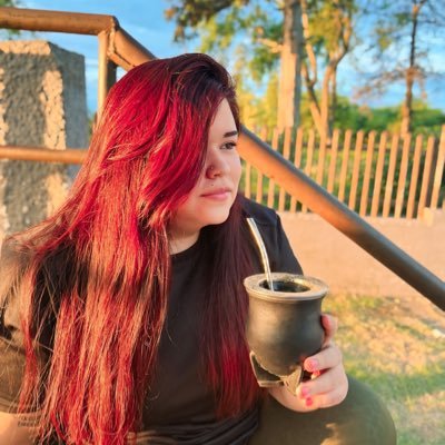 -Lo mejor era que, 
cada vez que te miraba sonreír
me sentia un paso más cerca 
de la vida
y cien más lejos
de la muerte-