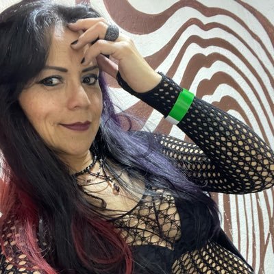 VesaniaYass's profile picture. Madre, aérelista, corredora, aprendiz de acrobatic rigging, asist. directivo, staff y sría. administrativa