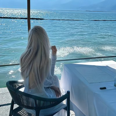 moqtntt's profile picture. 台北出身で、スカンジナビアの穏やかな雰囲気が大好きです🌨️💙。スウェーデン、デンマーク、ノルウェー、アメリカ、韓国を旅したことがあります。将来は青森の弘前公園に行きたいです🌸✨。