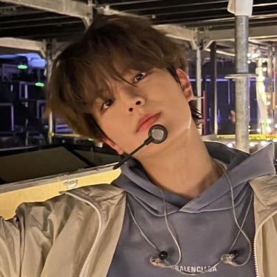 seunggatito's profile picture. crybaby