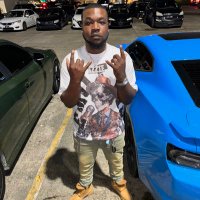 IZZLE🕴🏾 (@mikeizzle014) 's Twitter Profile