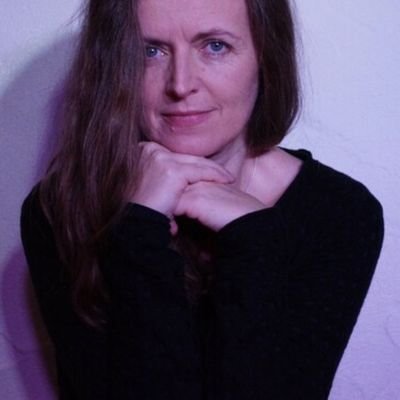 Musikerin und Autorin -
twittert über Klassische Musik, Instrumentenbau, Kunst- und Musikgeschichte.💚