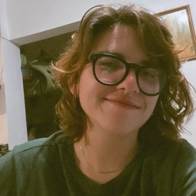 Física pela UFSC, mestranda em Matemática pela UFSC/ tia dos gatos
