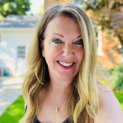 fitwisewoman's profile picture. 🔥 Helping women founders 40+ navigate midlife, build strong bodies & sharp minds so they can lead their business and their life.

📬 FitWiseWoman Journal 👇