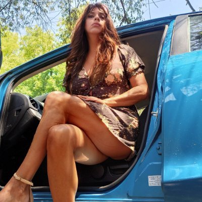 Mujer tv, madura, alma salvaje con piel de fuego