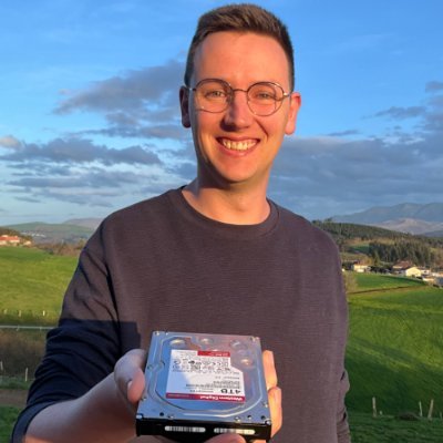 ronald_v8's profile picture. Frontend in Webstudio • Backend in Baserow