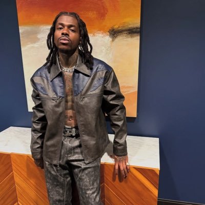 Fortunatefavor's profile picture. 🖕🏾 If you follow you gotta bounce on it 🖕🏾