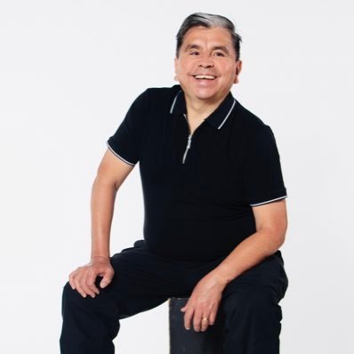 Soy Eloy López, el Señor de los Seguros. Mi misión: sumar valor a tu vida, protegiendo lo que más importa y ayudándote a alcanzar tu libertad financiera.
