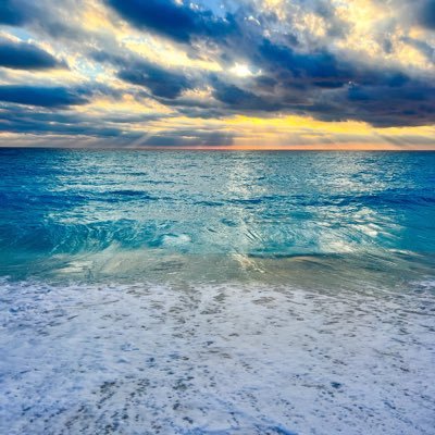 Lolo13712's profile picture. 